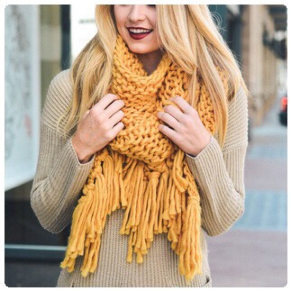 Oversized Knit Tassel Triangle Scarf - Picture 7 of 7